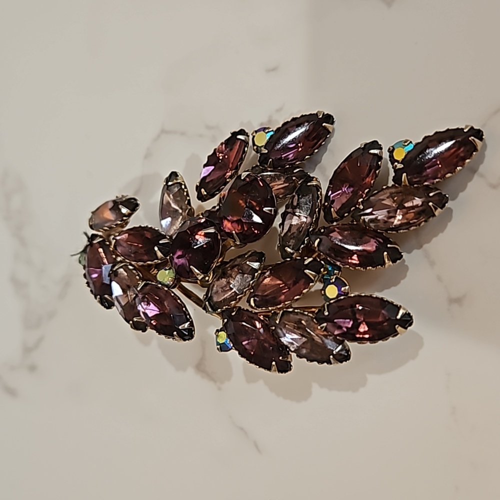VINTAGE Plum Brooch Rhinestone - Picture 4 of 4